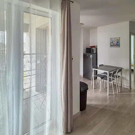 1 Bedroom Awesome In Apartmán Kolobřeh