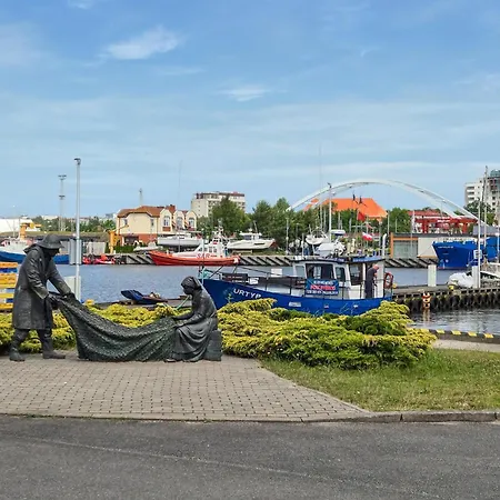 Gorgeous In Apartment *